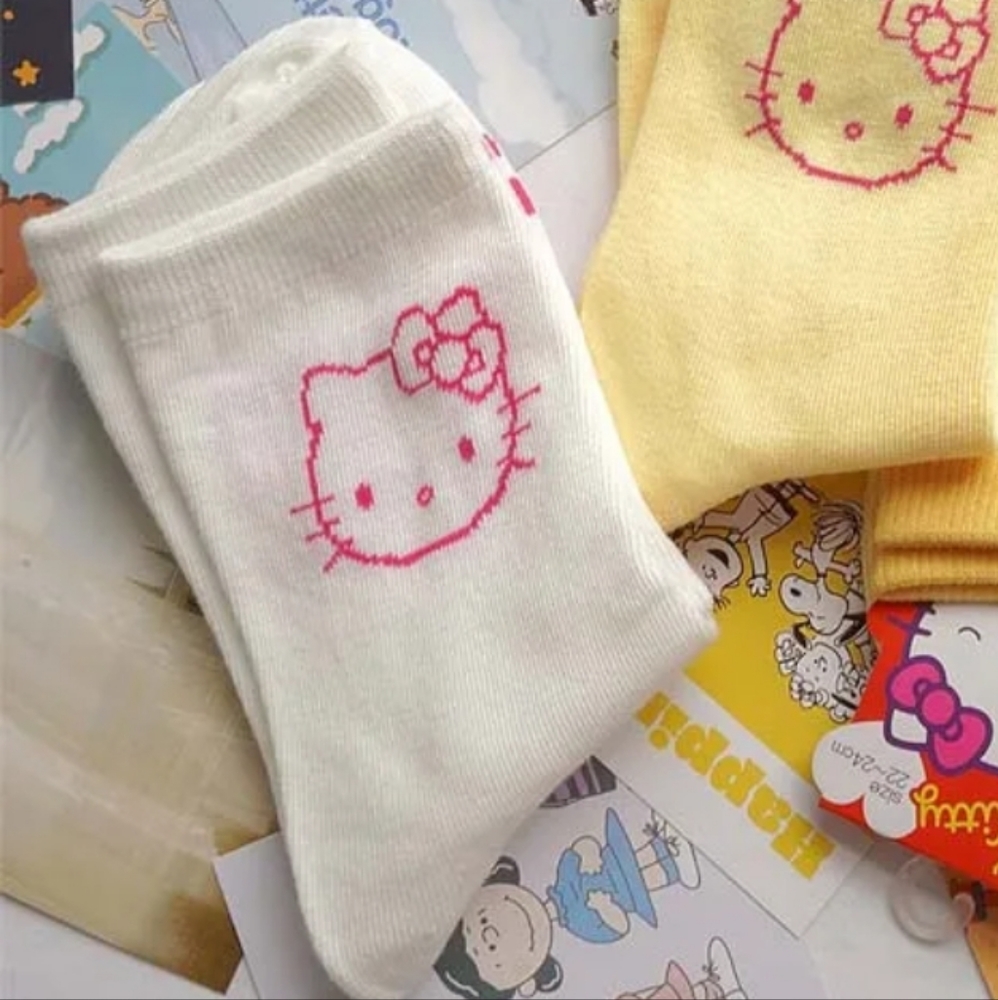 Hello Kitty Socks - Picture 10 of 11